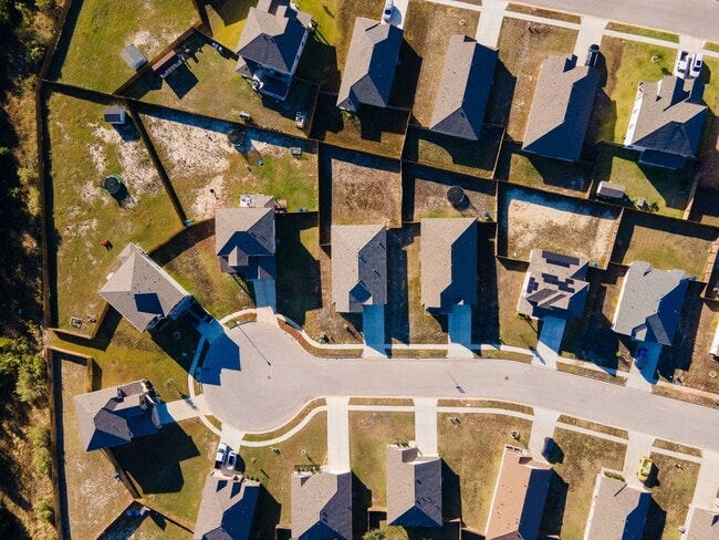 Building Photo - Beautiful 4bed/2 bath