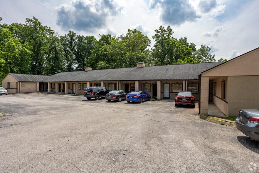 Building Photo - 2215 Buffalo Trl
