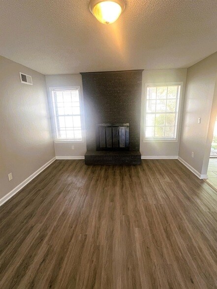 Building Photo - 5300 Steuben Dr