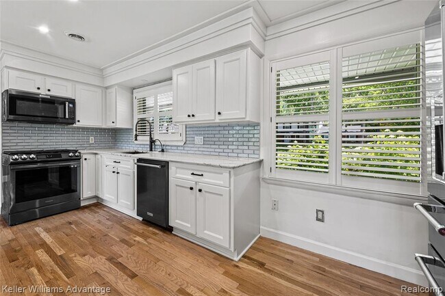 Building Photo - 5722 Raven Rd