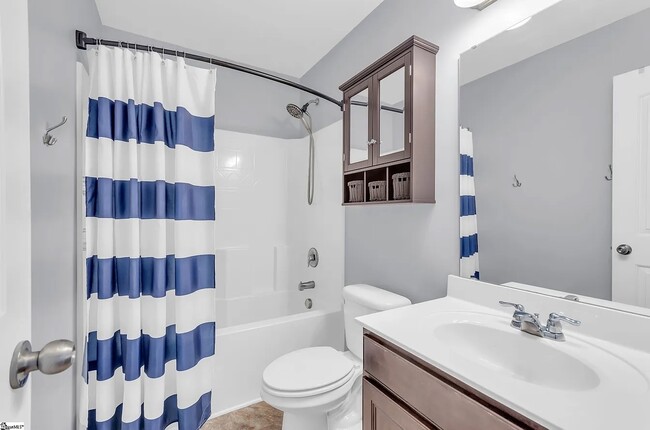 Building Photo - 512 Riverdale Rd