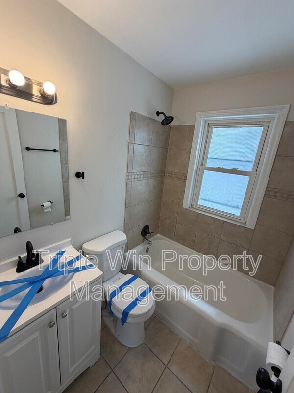 Building Photo - 17 St Genevieve Ct