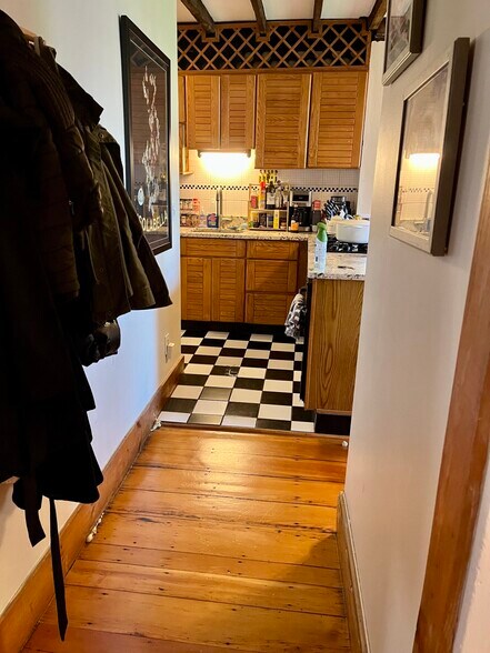 Building Photo - 29 Myrtle St