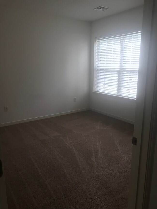 Building Photo - One Bedroom Allegheny