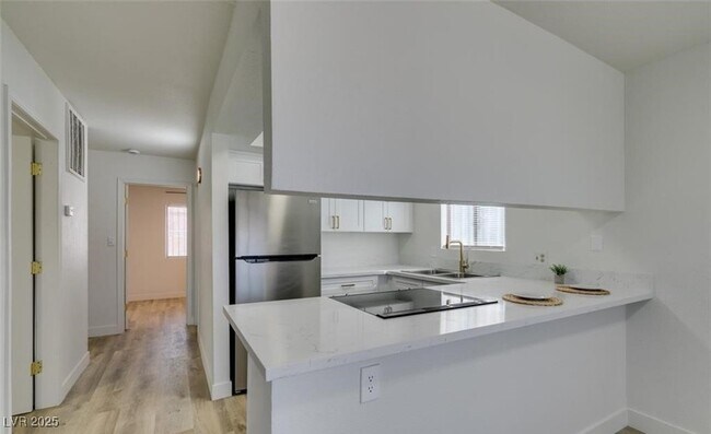 Building Photo - 6932 Kilgore Dr