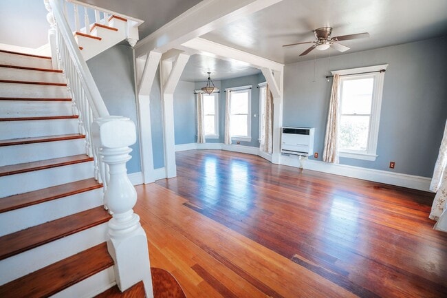 Building Photo - Charming 3-Bedroom Victorian Home in the H...