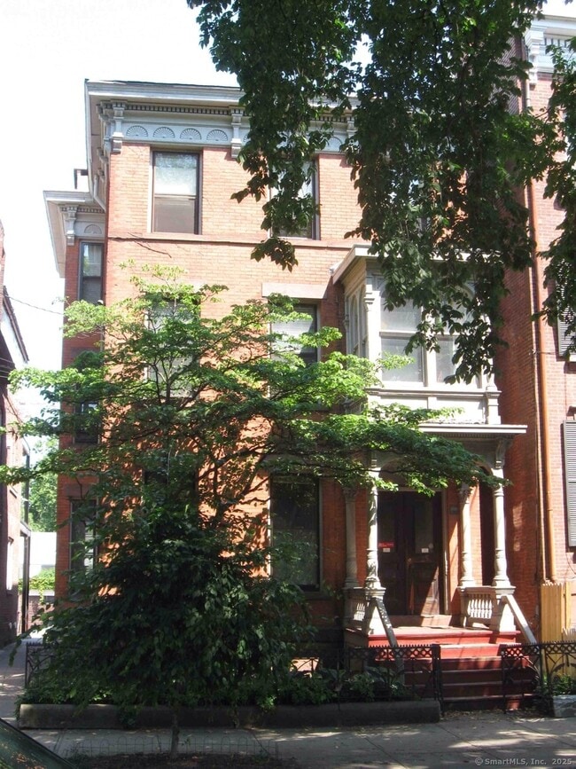 Primary Photo - 95 Olive St