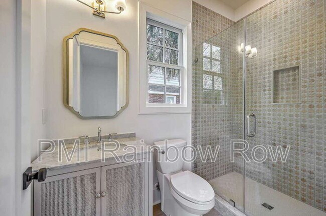 Building Photo - 755 Adluh St