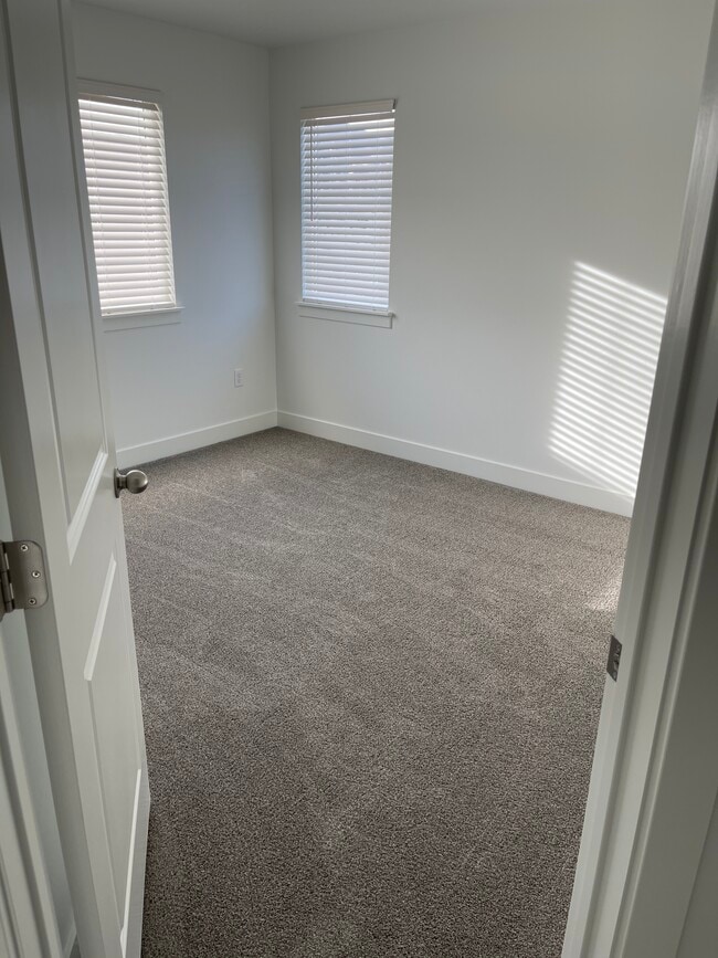 Building Photo - 1099 N Ledger Dr