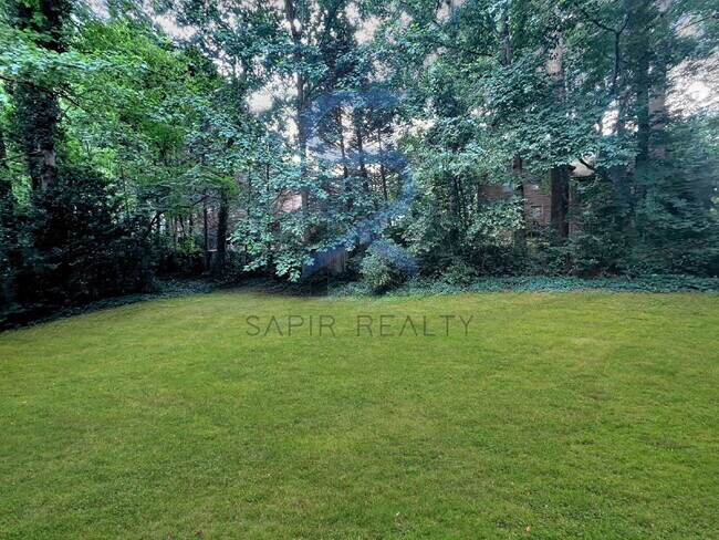 Building Photo - 4125 Maple Ferry Dr