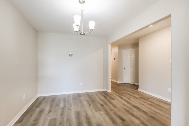 Building Photo - 28923 Village Creek Loop