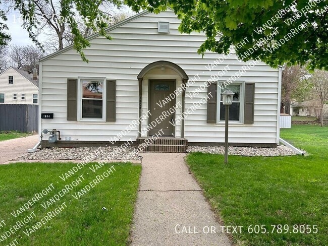 Building Photo - 1604 S Grange Ave