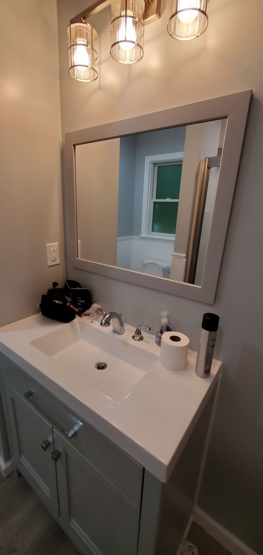 Building Photo - Walking distance to UD - Pending Applicati...