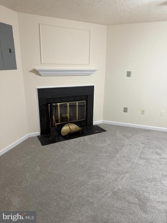 Building Photo - 15066 Maple Glen Ct