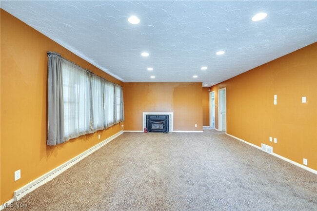 Building Photo - 4017 Bellaire Ln