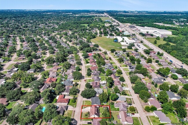 Building Photo - 1102 Mosher Ln