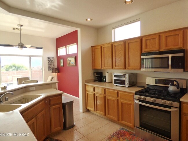 Building Photo - 14256 N Greenspun Pl