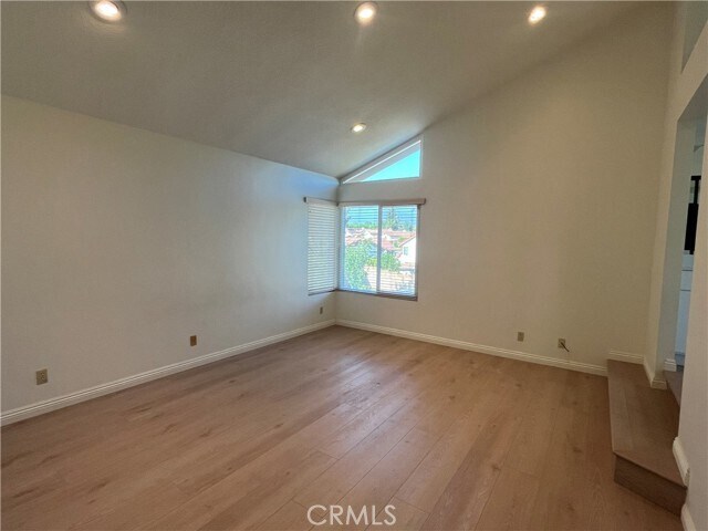 Building Photo - 926 Essex Rd