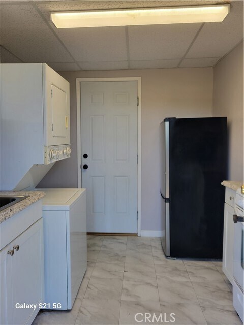Building Photo - 16862 Coach Ln
