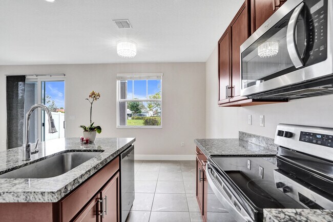 Building Photo - 4926 NW 48th Terrace