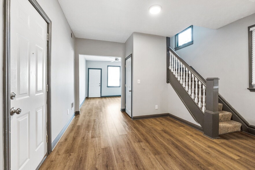 Building Photo - 957 Harrison Ave