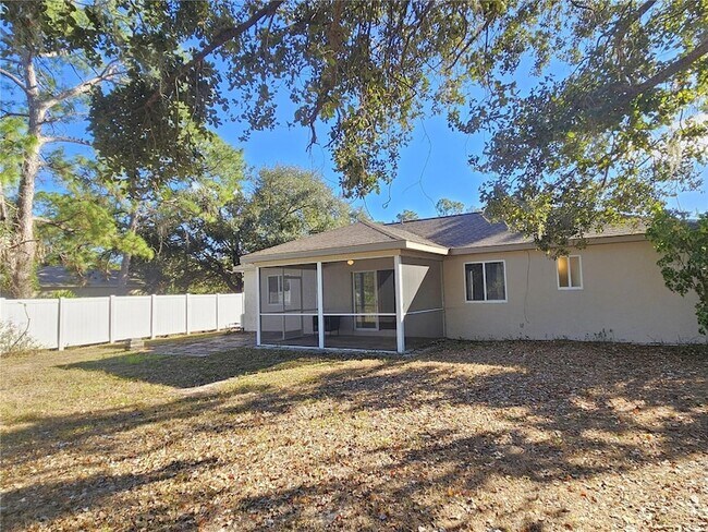 Building Photo - 8470 Drolet Ave