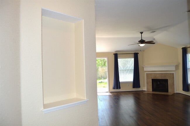 Building Photo - 18011 Rose Hill Park Ln