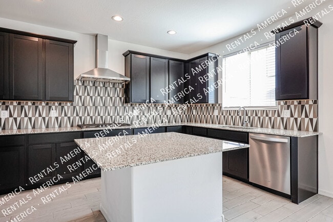 Building Photo - 5509 N 108th Ave