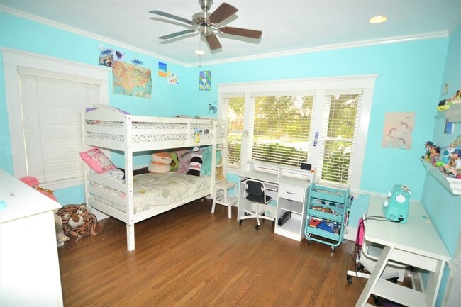 Building Photo - Beautiful Belmont Heights Home with Huge Backyard