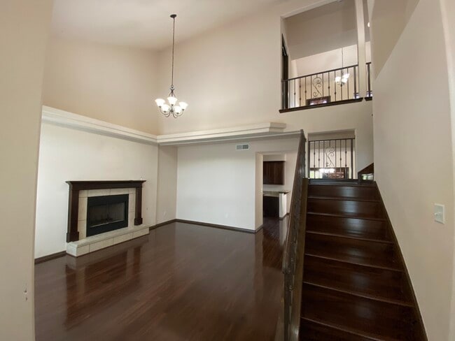 Building Photo - 7700 Oak Landing Drive