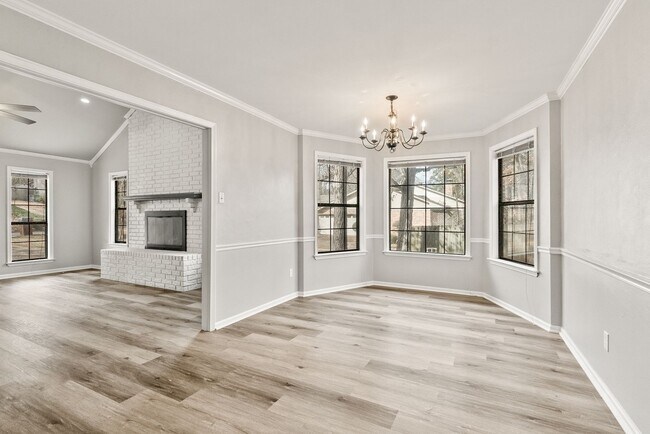 Building Photo - Maumelle Luxury Riverland Home