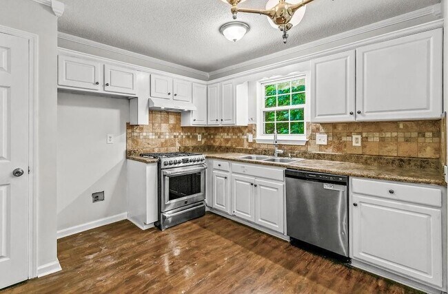 Building Photo - 4244 Akins Ridge Ln