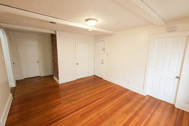 Building Photo - 498 Whipple St