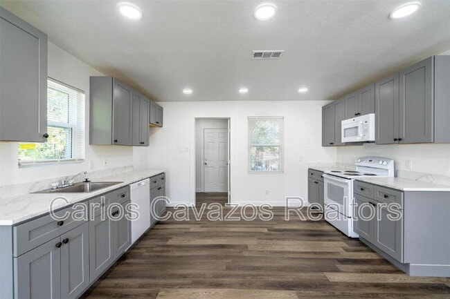 Building Photo - 1829 Mt Pleasant Dr