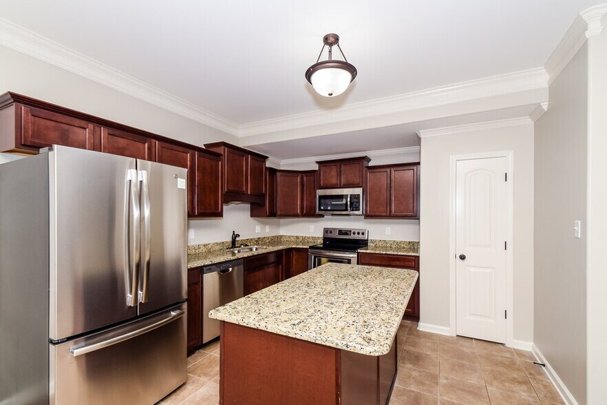 Building Photo - 125 Clay Hills Dr