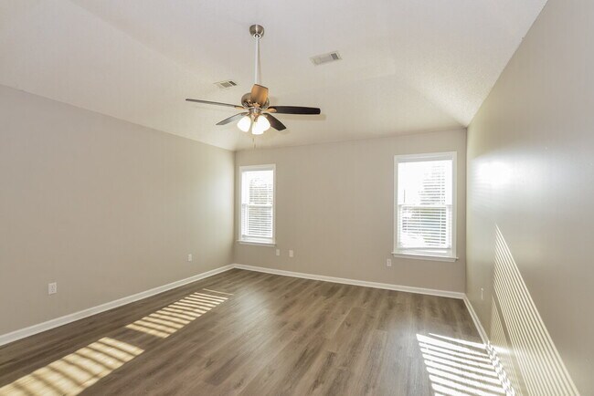 Building Photo - 2827 Fletcher View Dr