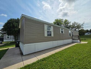Building Photo - 19 Fairlane Ct