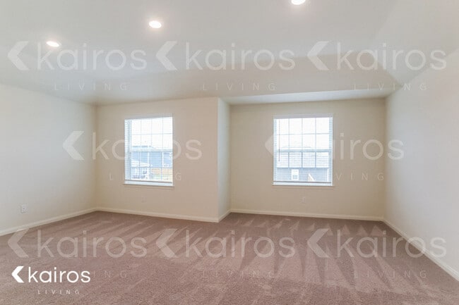 Building Photo - 5518 Sapphire Lagoon Rd