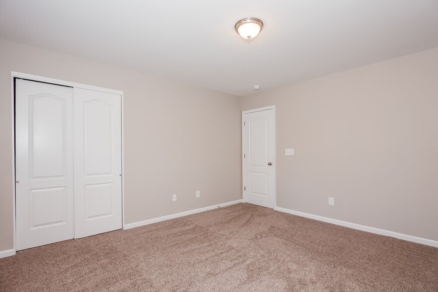 Building Photo - 7520 Spring Spruce Ln