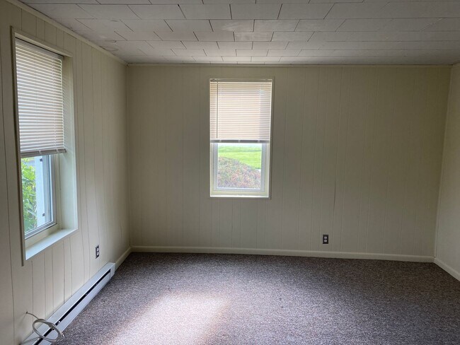 Building Photo - 632 W Orange St