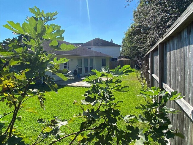 Building Photo - 15943 Breanna Ln