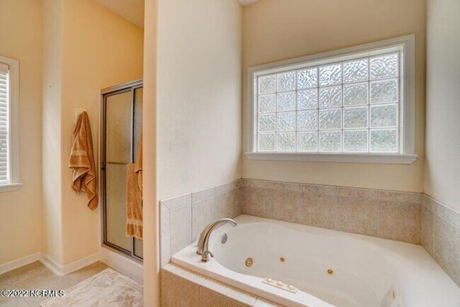 Building Photo - BEAUTIFUL BRICK HOME IN BRUNSWICK PLANTATION