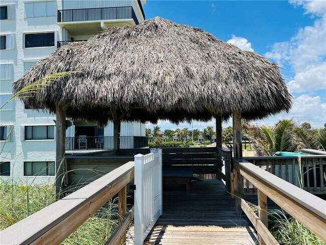 Building Photo - 10102 S Ocean Dr