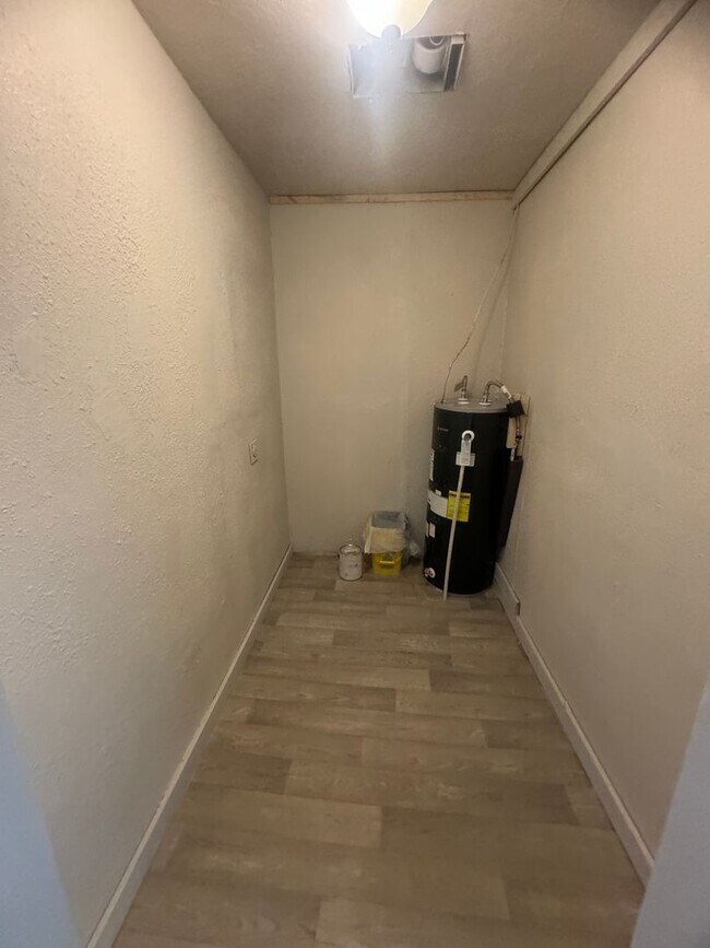 Building Photo - Remodeled 3 bedroom 1 bath home available soon!