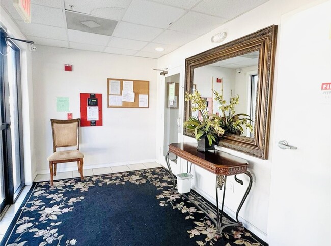 Building Photo - 6611 W Sam Houston Pkwy S