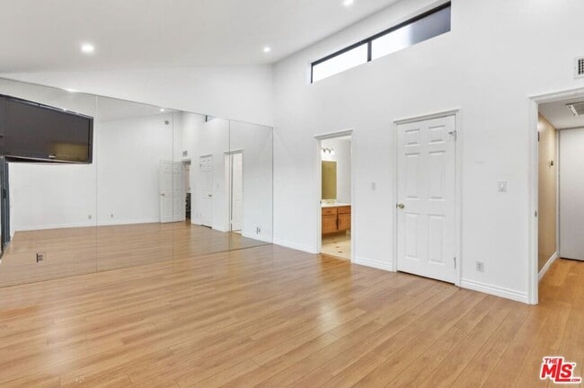 Building Photo - 5340 Wilkinson Ave