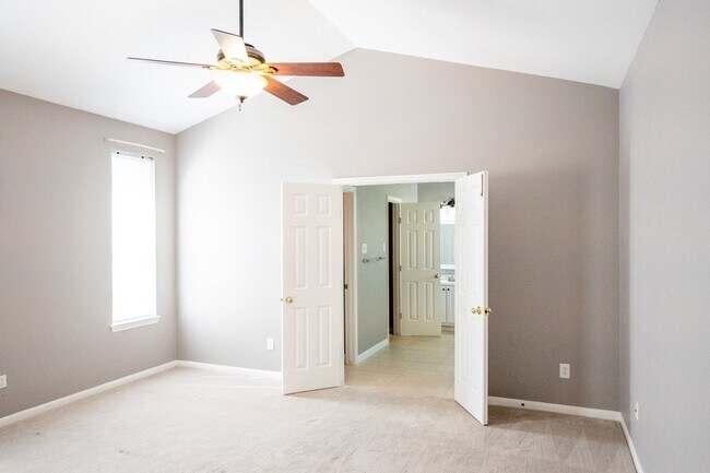 Building Photo - 22 S Lace Arbor Dr