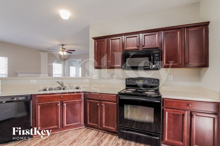 Building Photo - 2022 Bridleside Dr