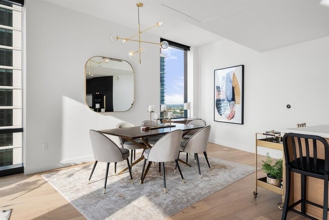 Building Photo - 70 Rainey St