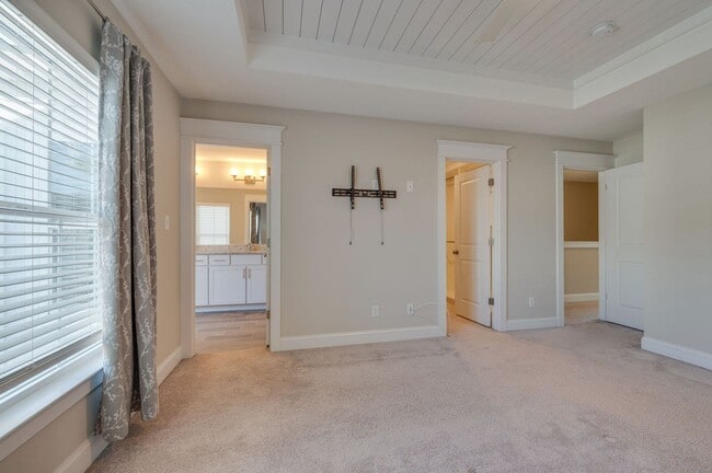 Building Photo - 3BD/3.5BA Immaculate Condo at the Oceanfront!